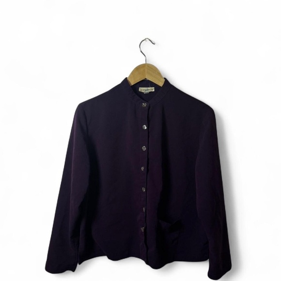 TravelSmith Jackets & Blazers - Vintage TravelSmith Purple Button-Up Blouse Size M